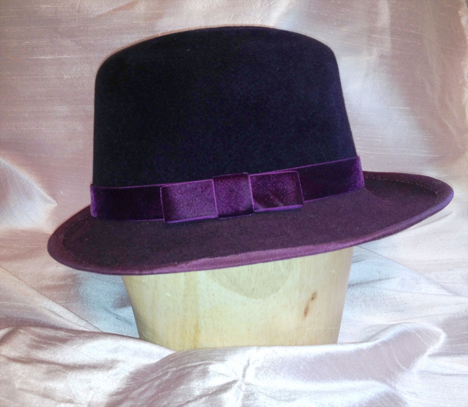 purple hat